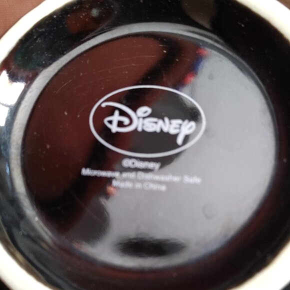 Mickey Mouse Heart Pattern Bowl - Picture 4 of 6